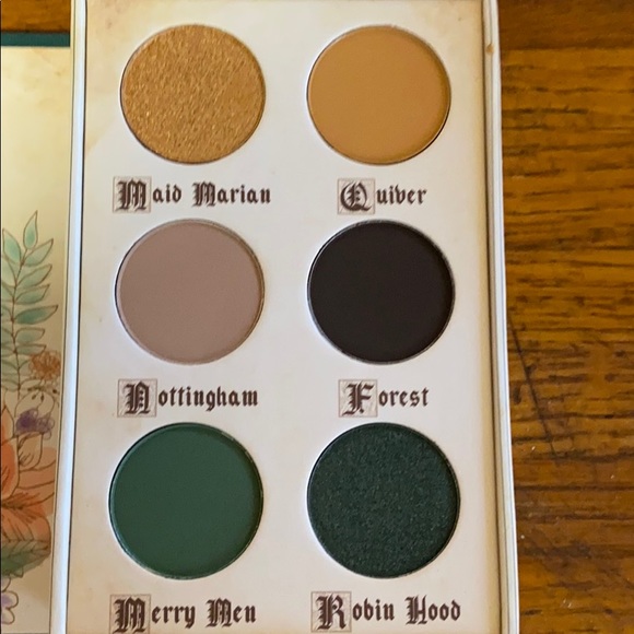 Makeup - Picture 3 of 3